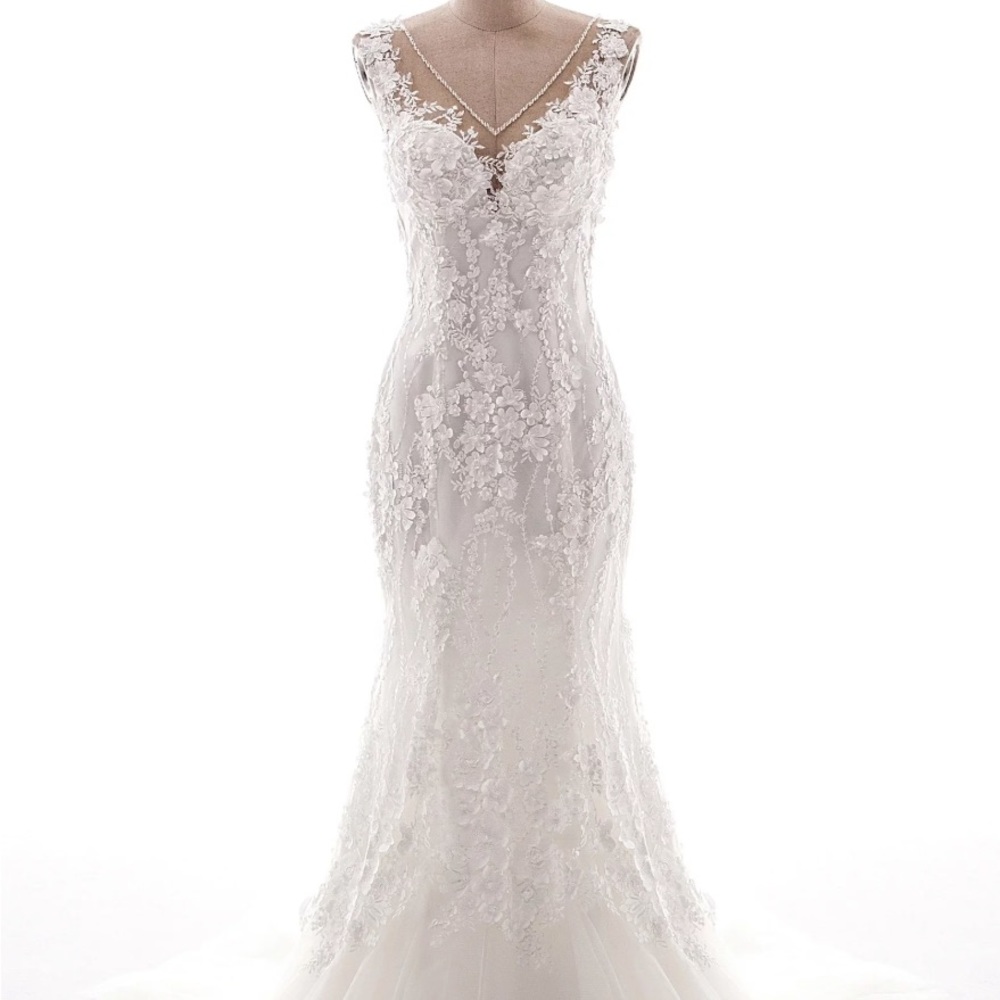 Trumpet-Mermaid Court Train Tulle Lace Wedding Dress with Customized Low Back